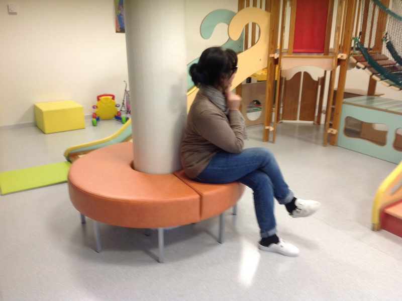 Pouf rond autour pilier (3)